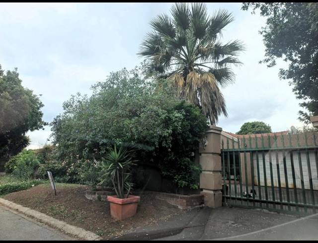 4 BEDROOM HOUSE FOR SALE IN VAN DYK PARK